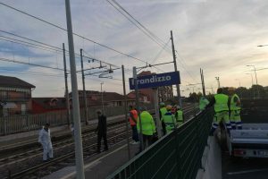 Italijoje žuvo penki geležinkelininkai, kuriuos naktį partrenkė traukinys