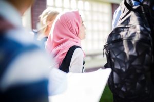 Tėvas nušovė dukterį dėl socialiniuose tinkluose paviešintų nuotraukų: gynė šeimos garbę