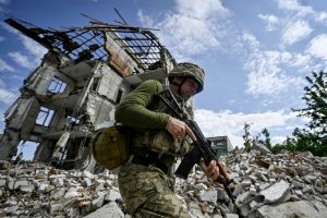 Ekspertas: Vakarų šalių sandėliuose yra daug nebenaudojamų ginklų, kurie praverstų Ukrainai