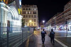 Minint Velykas, Prancūzijoje prie visų bažnyčių patruliuos saugumo pajėgų nariai 