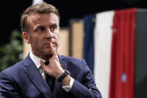 E. Macronas paleido parlamentą, paskelbė naujus rinkimus