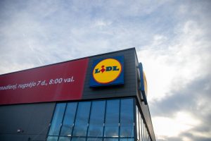 Prekybos centro „Lidl“ ir pirkėjos ginčas dėl žalos atlyginimo baigėsi taikiai