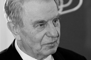 Poeto J. Marcinkevičiaus įamžinimo konkursas sulaukė 16 projektų