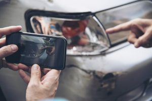 Teisės vairuoti neturintis ir girtas šiaulietis vėl sukėlė incidentą bei paspruko iš įvykio vietos
