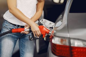 Degalai Baltijos valstybėse praėjusią savaitę brango, išskyrus Lietuvoje pigusį benziną