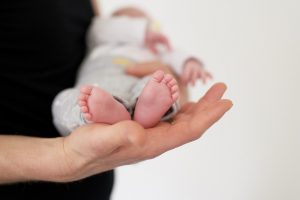 Vyriausybė raginama nepritarti paramos neišnešiotam kūdikiui didinimui