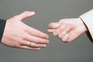 Lietuvos bankas: 42 proc. gyventojų nežino, kaip patikrinti investuoti siūlančias įmones
