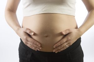 „Sodra“: Lietuvoje tėčiai ir seneliai motinoms padeda ne prižiūrėti vaikus, o gauti išmokas