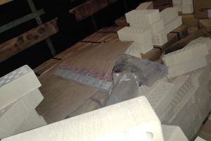 Plytų krovinyje iš Baltarusijos – kontrabandinės cigaretės