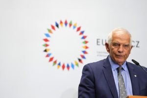 J. Borrellis tikisi, jog Irano branduolinį susitarimą pavyks atnaujinti artimiausiu metu