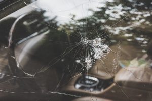 Vilniuje susidūrus automobiliams sužalotas vairuotojas ir keleivis