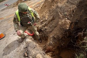 Vilniuje dėl rastos 250 kg aviacinės bombos uždarytas eismas Liepkalnio gatvėje, evakuojami žmonės