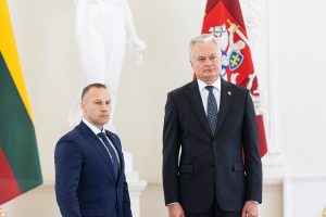 Prezidentas susitiks su Specialiųjų tyrimų tarnybos vadovu L. Pernavu