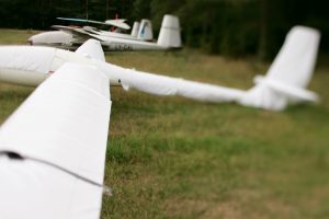 Tragedija Jurbarko rajone: šalia aerodromo nukrito motosklandytuvas – pilotas žuvo