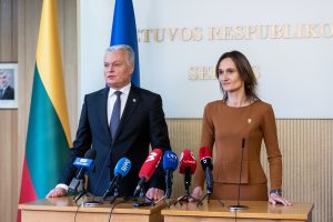 Seimo pirmininkė skeptiška dėl prezidento siūlymo gynybai skirti 3 proc. BVP