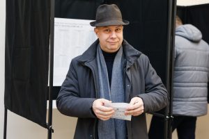 Į savivaldybių tarybas išrinkti Seimo nariai jose dirbti neketina