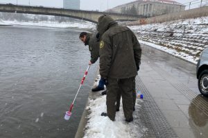 „Vilniaus vandenys“ teigia sustabdę taršą į Nerį, žala nustatinėjama (atnaujinta)