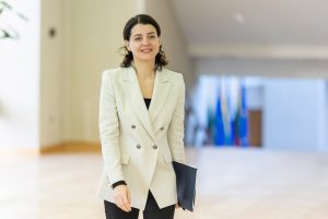 Ministrė įvardijo, kiek kitąmet augs atlyginimai biudžetinio sektoriaus darbuotojams