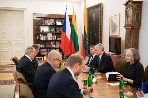 G. Nausėda Čekijos prezidentą kvietė didinti spaudimą Rusijai