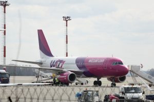 „Wizz Air“ iš Lietuvos skraidins į Barseloną, Atėnus, Eindhoveną