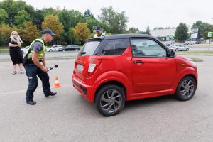 Grasina kelių gaideliams, o teršėjus gaudys ir naktimis