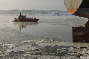 Transportas kentėjo dėl žiemos kaprizų