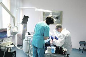 Kurs onkologiniams ligoniams palankių odontologijos klinikų tinklą