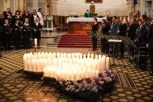 Kaune už žuvusiuosius keliuose uždegta viena žvakele daugiau nei Vilniuje