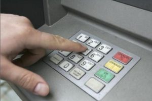 Nuteisti Panevėžyje bankomatą pagrobti bandę vyrai: sulaukė skirtingų bausmių