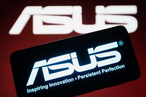 Viena didžiausių pasaulyje kompiuterių gamintojų „Asus“ sustabdė tiekimą Rusijai