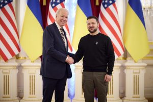 Kyjive vieši J. Bidenas