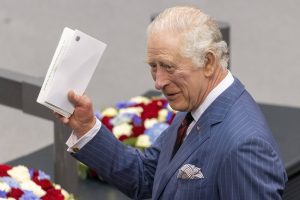 Charlesas III kreipėsi į Vokietijos parlamentą ir susitiko su O. Scholzu