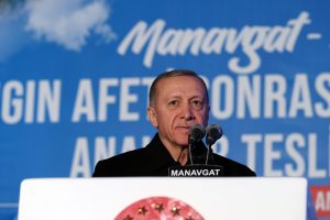 R. T. Erdoganas prašo atleidimo dėl vėluojančių gelbėjimo darbų po žemės drebėjimo