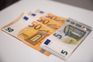 Vyriausybėje – bazinių išmokų didinimas