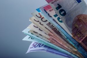 N. Mačiulis: šalis pasiskolino 3 mlrd. eurų, kad apsaugotų gyventojus bei verslus, bet problemų bus