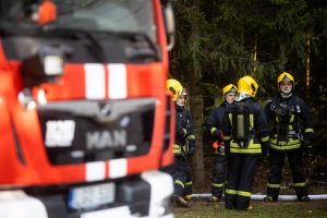 Prekybos centre „Jonė“ užsidegė elektros skaitliukas: teko evakuoti pusšimtį žmonių