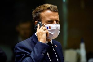 E. Macronas per susitikimą su Irano prezidentu ragins jį atnaujinti branduolinį paktą