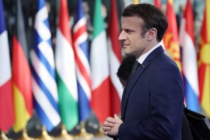 Karas diktuoja Prancūzijos prezidento rinkimų scenarijų
