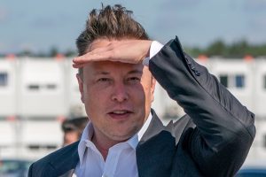 E. Muskas: „Apple“ grasina pašalinti „Twitter“ iš „App Store“