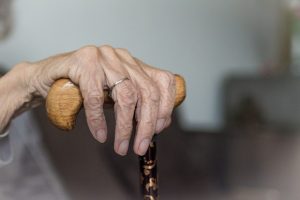 Klaipėdoje dvi moterys iš senolės buto pavogė juvelyrikos už 2 tūkst. eurų