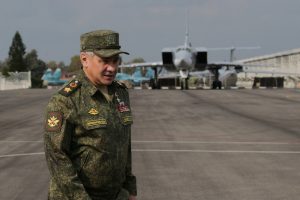 „Bellingcat“ vadovas prakalbo apie iš viešumos dingusį S. Šoigu: jis jau dabar yra toli