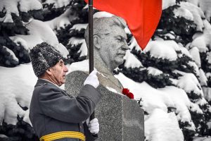 Pietiniame Rusijos Volgogrado mieste atidengtas paminklas sovietų diktatoriui J. Stalinui