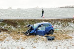 Kėdainių rajone – skaudi avarija: žuvo moteris, sužeista mergaitė 