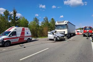 Zarasų rajone – tragiška avarija: žuvo vairuotojas ir keleivė