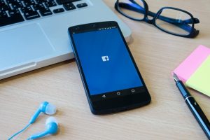 Apie „Facebook“ cenzūrą: Lietuva per maža deryboms su tokia milžiniška organizacija?