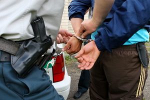 Policija sulaikė moters nužudymu Plungėje įtariamą vyrą