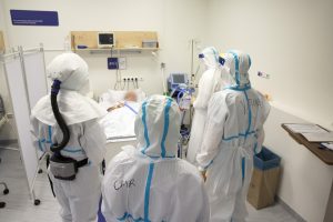 Epidemiologė: per parą šimtui COVID-19 sergančių pacientų prireikia deguonies
