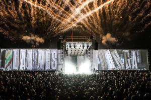 Nuo Vilniaus iki Berlyno nuvilnijo Laisvės banga: skambėjo muzika, kuri griovė sienas