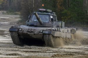 Lenkija tikisi susitarimo su Vokietija dėl tankų tiekimo Ukrainai