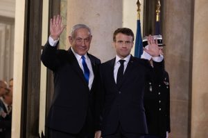 Po derybų su B. Netanyahu E. Macronas įspėja Iraną dėl branduolinių ambicijų pasekmių